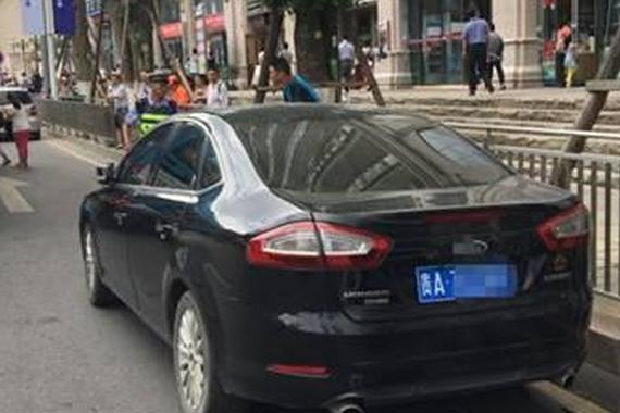 “前百万富翁“跑黑车 为40元车费被罚上万