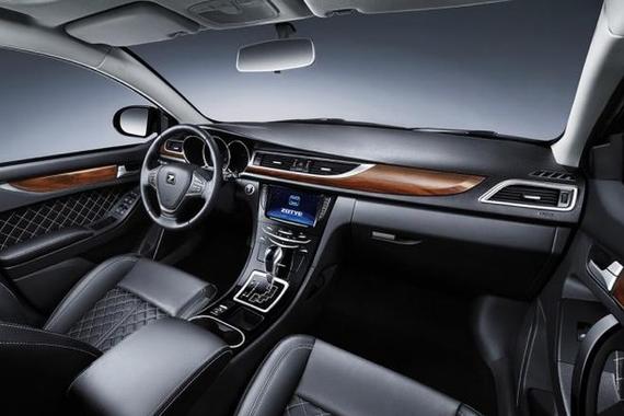 7月上旬上市 2016款众泰Z500配置曝光