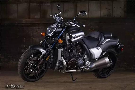 男人的梦想坐骑 雅马哈V-max大魔鬼