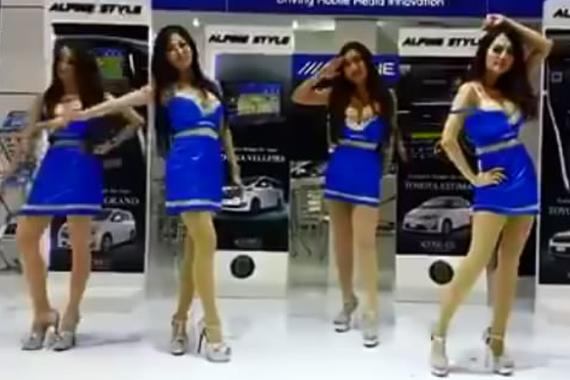 视频：史上最“清新脱俗”的车模表演！