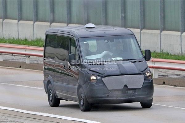 奔驰全新凌特谍照曝光 造型设计向V级靠拢