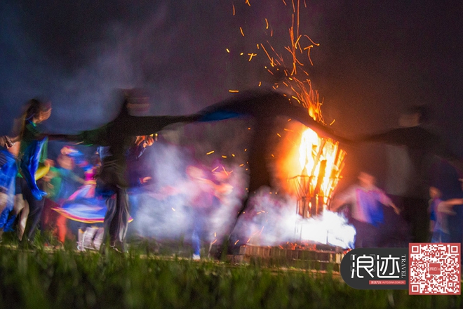 向草原深处前行!沃尔沃“芯动”自驾行