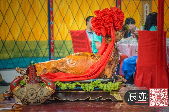 向草原深处前行!沃尔沃“芯动”自驾行