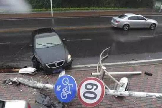 涨姿势!雨天自驾出行千万注意这5件事!