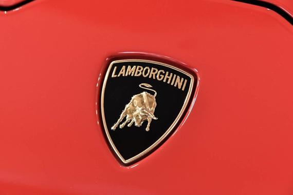 兰博基尼推新跑车定位“大小牛”之间