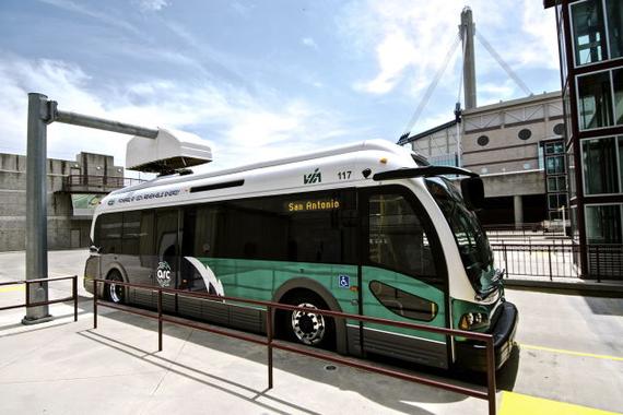 新技术让电动巴士10分钟充满电 