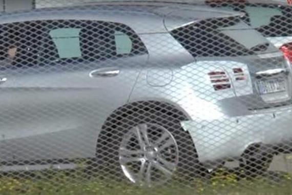 或年底亮相 奔驰新款GLA海外谍照曝光