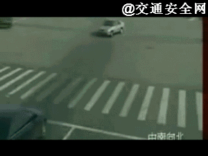 自驾必知!高速上开车的12个夺命坏习惯