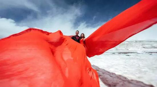 “神经侠侣”为爱自驾7千公里拍婚纱照(3)