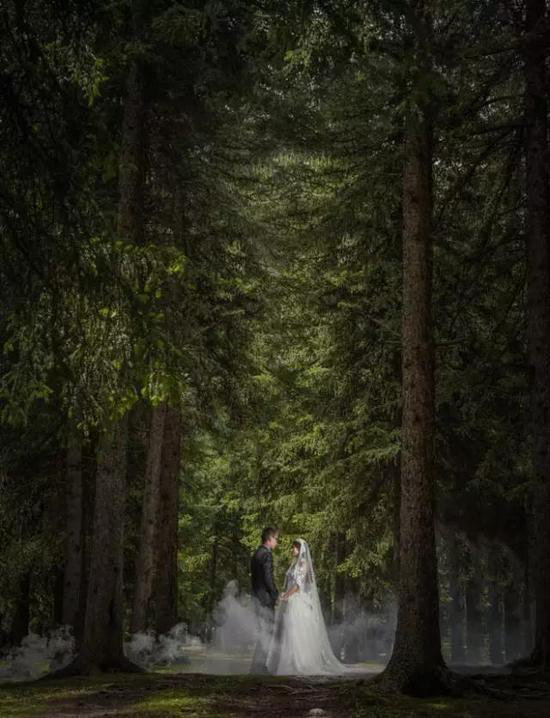 “神经侠侣”为爱自驾7千公里拍婚纱照(3)