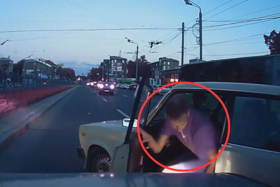 视频：驾驶恶习早晚出事，倒霉的SUV车主！