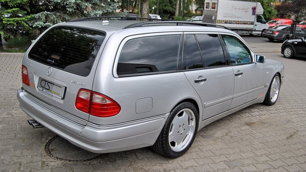 超13万美元 舒马赫出售E 55 AMG Wagon