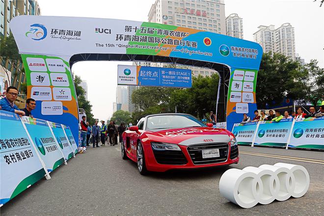 高性能超跑奥迪R8亮相成为现场焦点