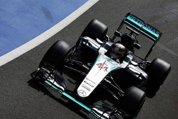 F1: 汉密尔顿向车队建议启用两台新引擎