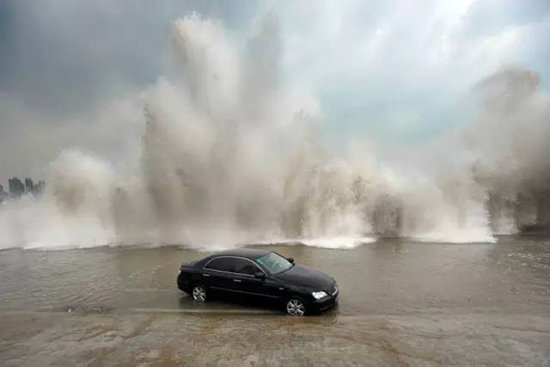 爱我就别泡我！自驾遇恶劣天气怎么停车