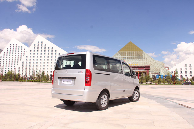 瑞风M3宜家版上市 引领小型MPV家用化趋势