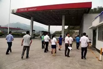 50万路虎加错油瘫痪 获赔47000元仍不开心