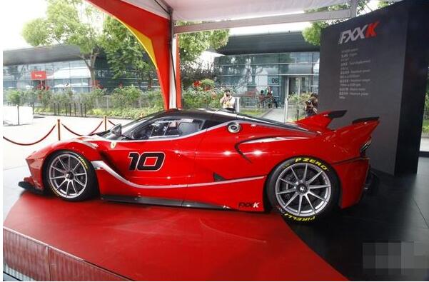 郭富城2250万买法拉利 车子却不能上路