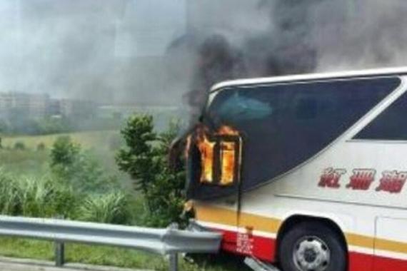 台旅游车事故司机酒驾 检方:不排除自焚