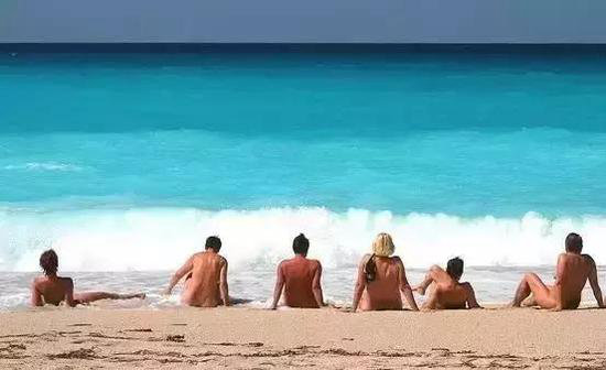 自驾十个最香艳的裸体海滩，美不胜收！