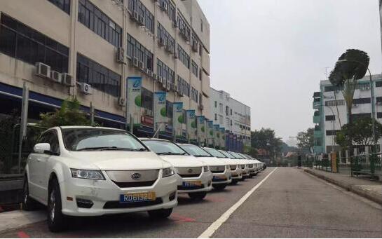 新加坡给比亚迪颁100张电动出租车牌照