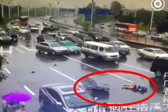 视频：车祸后司机关心的居然是自己的车