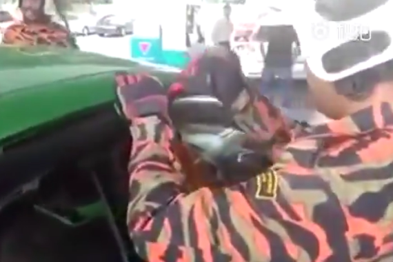 视频：如何在不打破车窗的情况下救人