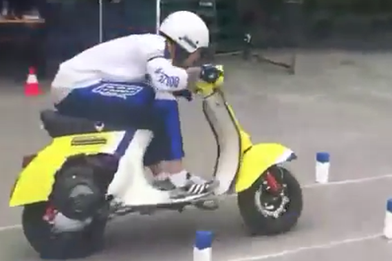 视频：这辆摩托有点牛，不信你看！