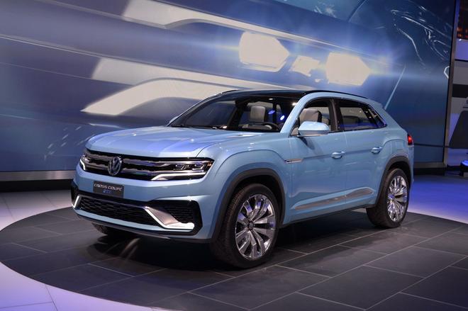 成都车展开幕 盘点车展上的“孪生兄弟”