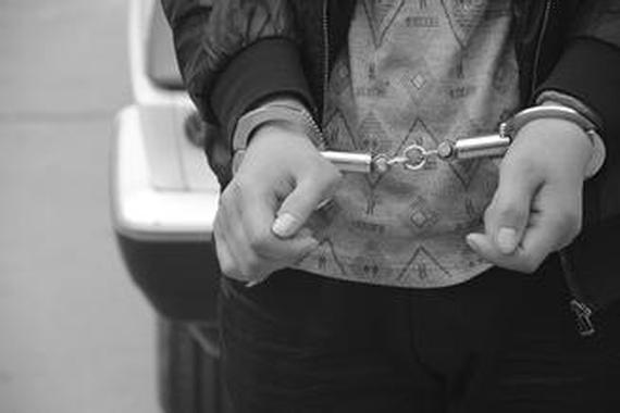 嫌疑人逃避抓捕驱车肇事致1死2伤