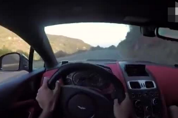 视频：男人点进来！狂野飙车野性满满