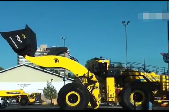 视频：这是世界上最大的汽车