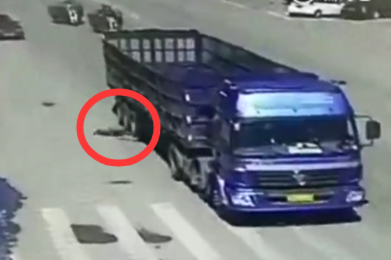 视频：男子碰瓷大货车！当场身亡很恐怖