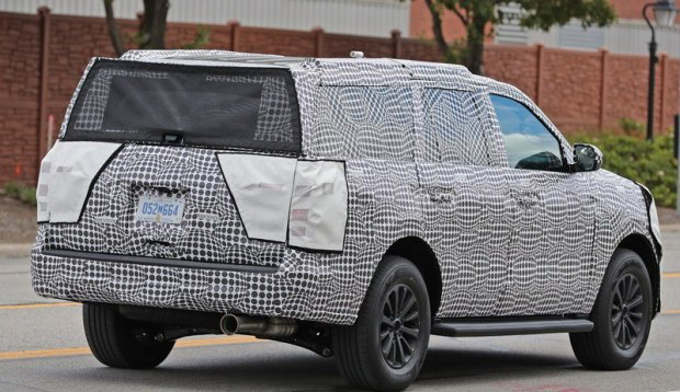 剑指Suburban 福特新一代征服者谍照