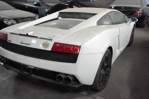 黑老大刘汉13辆豪车被法拍