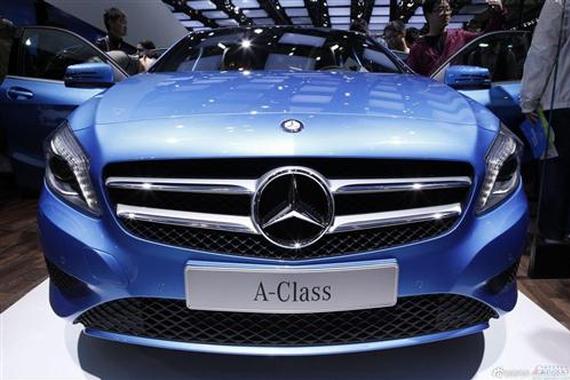 奔驰A级紧凑车型谍照光 明年亮相法兰克福