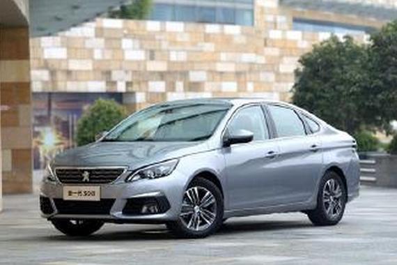 14万能落地！妹子排队买的合资新车配置真高