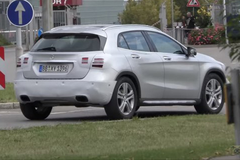 或2017年4月发布 新款奔驰GLA谍照曝光