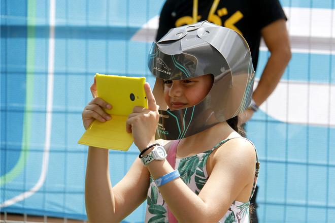 厉害了word哥 有人花两千美金请你当名流