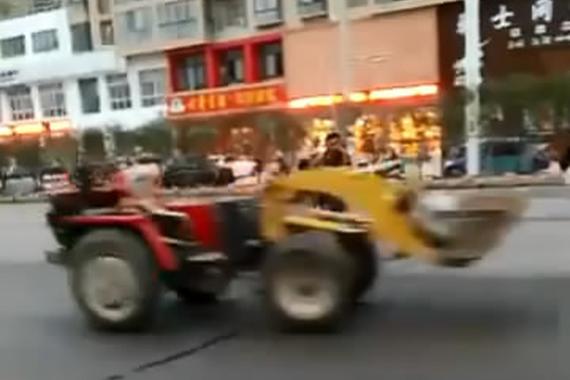 视频：挖掘机也能无人驾驶！这个可牛啦