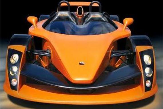 没有风挡需要带着头盔开的跑车