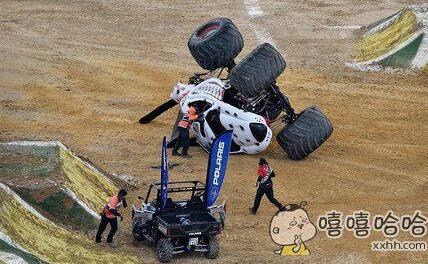 妹子你这表情很容易暴露你以前的职业啊