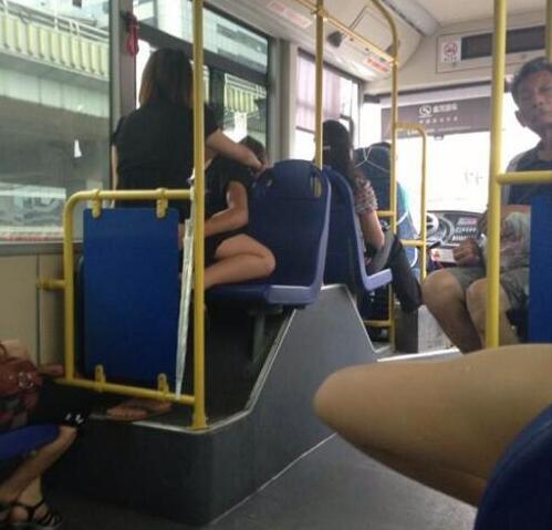 妹子你这表情很容易暴露你以前的职业啊