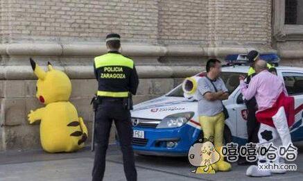 妹子你这表情很容易暴露你以前的职业啊