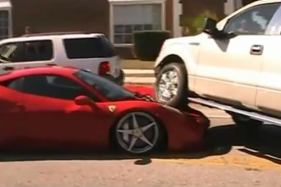 视频：法拉利又被欺负！就因为它太矮？