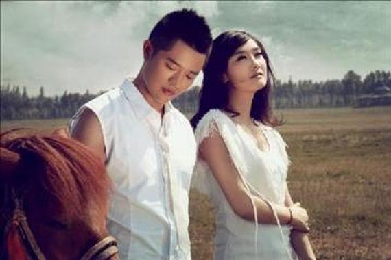 哟哟哥曾毅品位独特 不仅爱车还是赛手