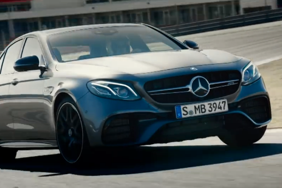 视频：优雅依旧 全新梅赛德斯-AMG E63