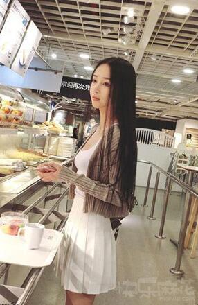 有胸器 我要不要邀请妹子进车里谈谈理想?