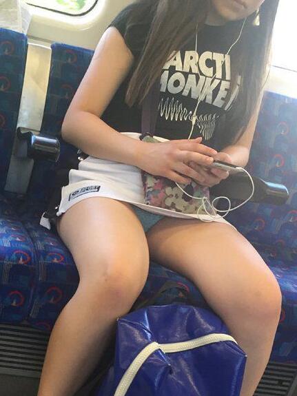 有胸器 我要不要邀请妹子进车里谈谈理想?