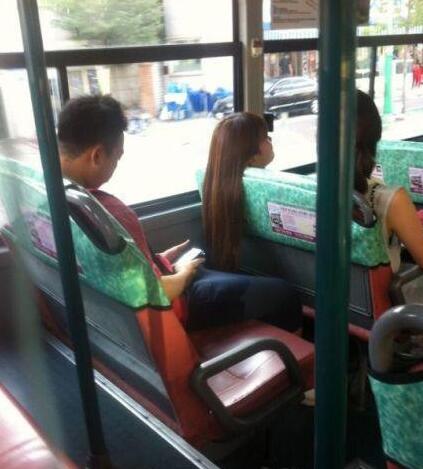 有胸器 我要不要邀请妹子进车里谈谈理想?